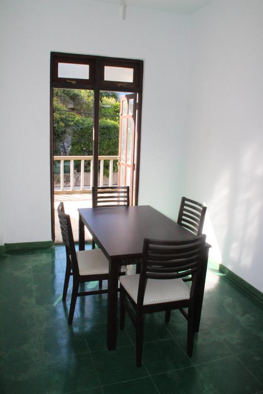 Self Cate Luxury Apartments Tennekumbura Room photo